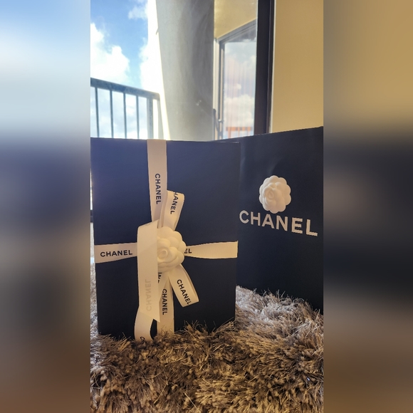 Chanel Mini Flap Bag with Lion charm - Picture 3 of 5